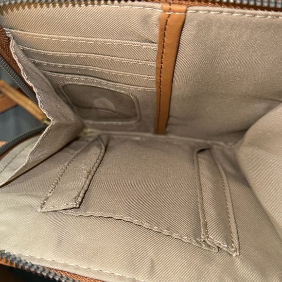 Crossbody worn a handful of times. Still in great condition. No rips. - Picture 6 of 7